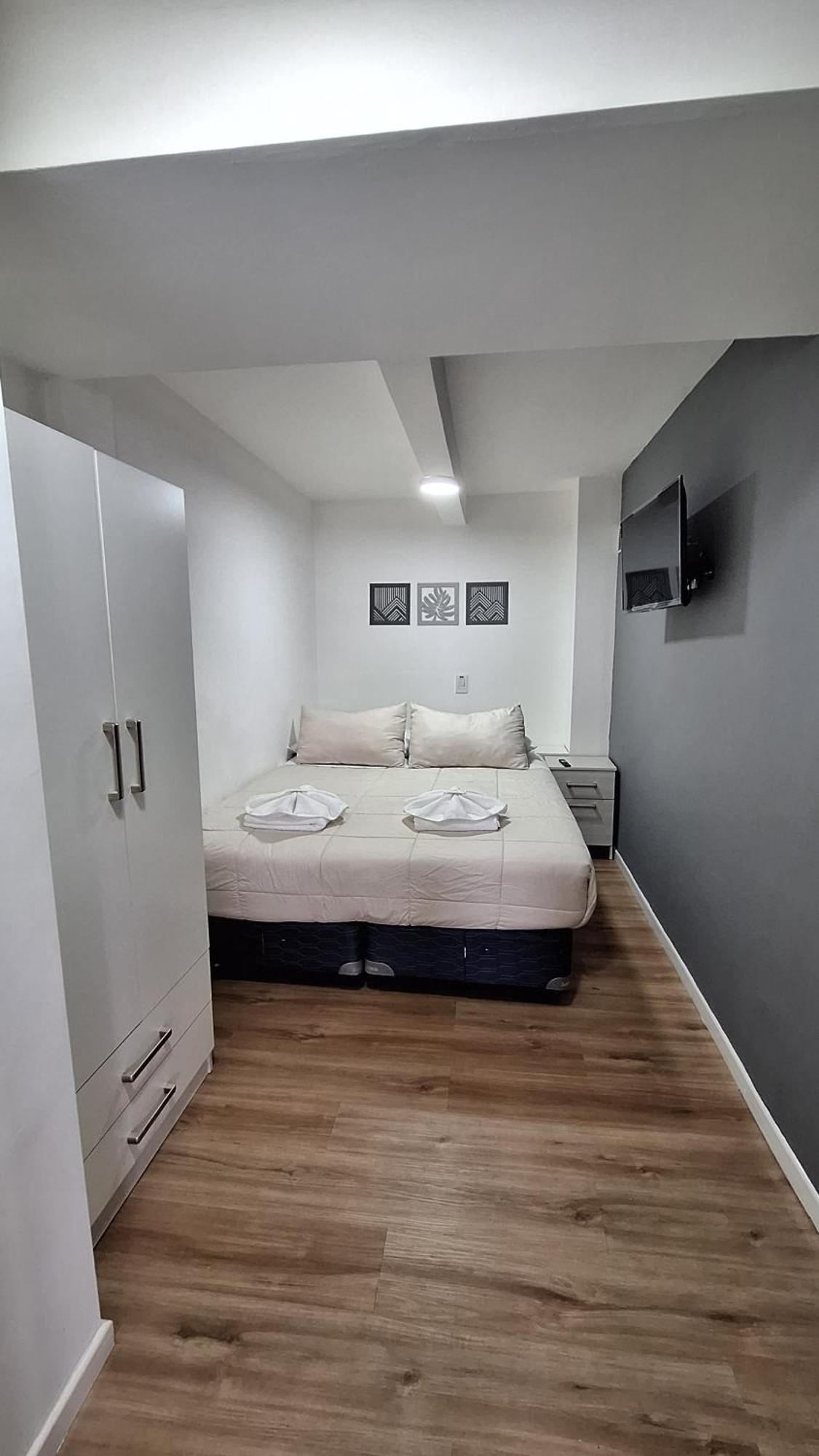 Dones Departamentos Apart-hotel *